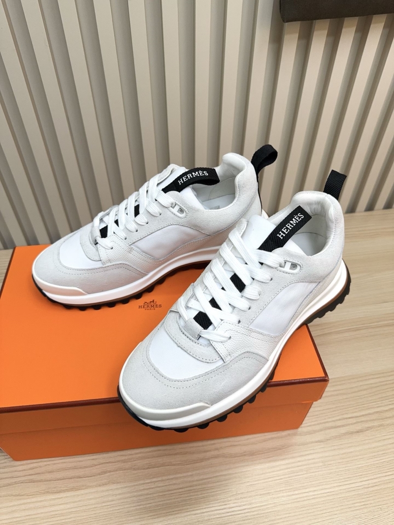H**me5 sneaker